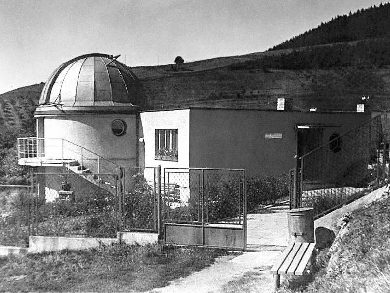 Rozšíření hvězdárny o první přístavbu počátkem 60. let.