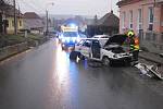 Po nehodě v Pašovicích zůstala tři nabouraná vozidla.