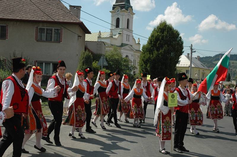 V neděli 23. 8. vrcholí na Valašsku 46. Liptálské slavnosti. Dopoledne patřilo bohoslužbám a odpoledne pak defilé účastníků festivalu vesnicí a galaprogramu.