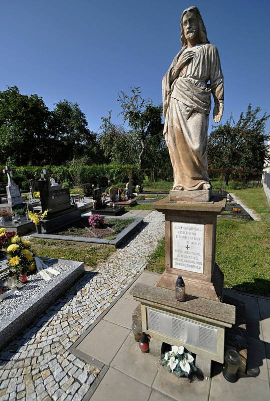 Vidče - památník obětem první světové války na videčském hřbitově