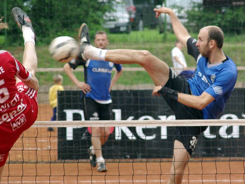 Nohejbalisté Vsetína Gebel, Perun a Brutovský získali na MČR dvojic stříbro.