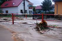Pomoc hasičů při záplavách na Valašsku.