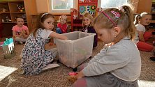 Do vsetínské mateřské školy v Rokytnici nastoupily děti 10. května 2021 po nucené, více než dvouměsíční covidové pauze.