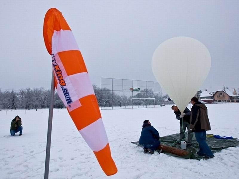 Na Huslenky spadl balon halušek. Přiletěl ze Slovenska