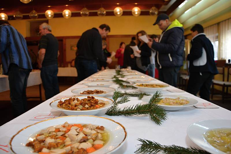 Dvanáctý ročník Francolhotského kyseláče se uskutečnil v sobotu v restauraci Ranč U Zvonu ve Francově Lhotě.