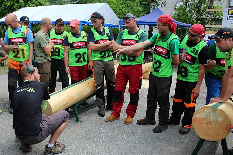 Téměř třicítka borců se sešla v sobotu 12. května 2018 na třetím ročníku dřevorubecké soutěže. Bojovali o titul Prlovský dřevař. Přihlásilo se 22 profíků a 7 hobby.