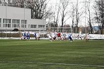 Fotbalisté Valašské Meziříčí (bílé dresy) prohráli ve Frýdku-M9stku 1:4.