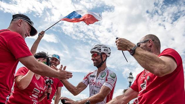 Cyklista Svatopluk Božák pokořil podruhé nejtěžší závod světa, Ameriku přejel napříč za necelých jedenáct dní