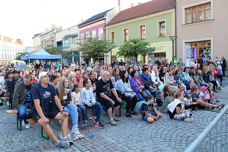 Jubilejní dvacátý ročník festivalu Valašské záření přilákal do centra Vsetína v pátek a v sobotu