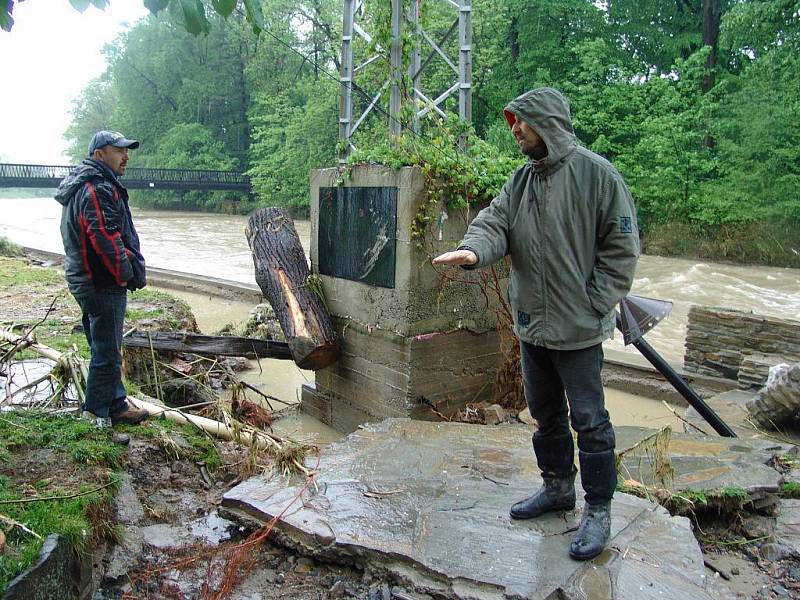 V Hospodě Přístav ve Valašském Meziříčí vznikly kvůli povodním statisícové škody.