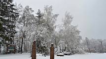 Vrchol Soláně pokryl ve středu 19. dubna 2017 sníh. Třebaže podle kalendáře už by dávno mělo panovat jaro.