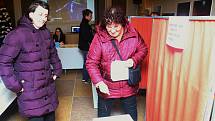 Volili pod hvězdami. Na méně tradičním místě volila část obyvatel Valašského Meziříčí. Své hlasy pro nového prezidenta odevzdávali do hlasovací schránky v místní hvězdárně.