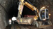 Oprava železničního tunelu ve Střelné