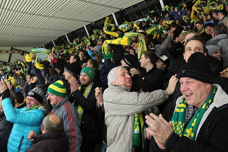 Vsetínští fanoušci jsou šestým hráčem valašských hokejistů. Slibují rozpoutat na tribunách zelenožluté peklo.