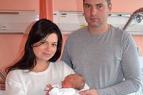 Na své první letošní miminko si museli ve valašskomeziříčské porodnici počkat až do nočních hodin Nového roku. Malá Natálie (na snímku s rodiči), se totiž narodila v pátek 1. ledna ve 22.17 hodin.