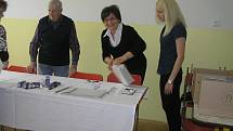 Volební komise v Základní škole kole V Sadech s velkou účastí voličů nepočítá.