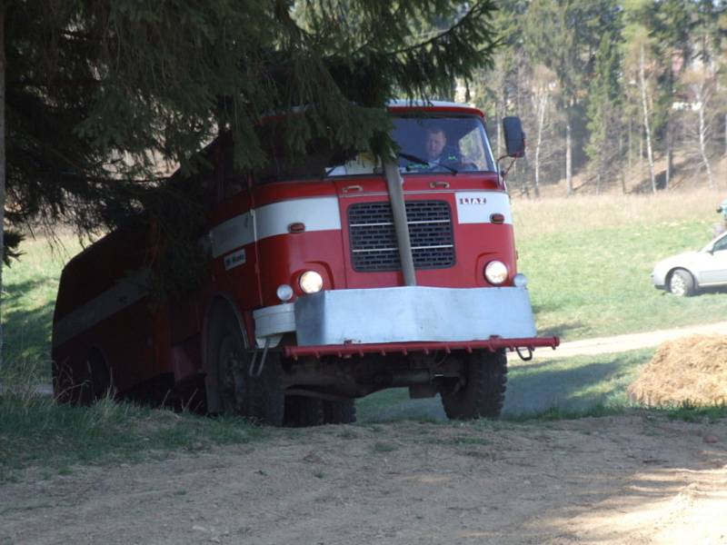 Hasičská vozidla byla v neustálé permanenci.