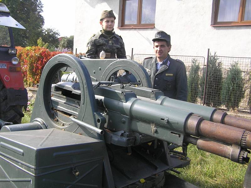 Skutečnou událostí z května roku 1946 se nechali inspirovat členové Sdružení přátel kolejových vozidel Chotěboř a Veterán klubu Úsobí.