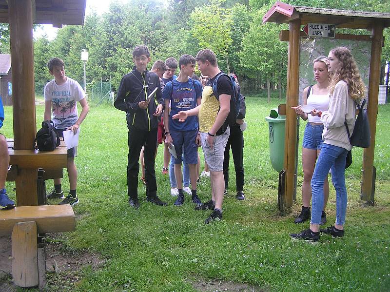 Základní škola ve Ždírci se jako první na Vysočině zapojila do vzdělávací únikové hry společnosti City Street Games, která spojuje školní znalosti i počítačovou zábavu.