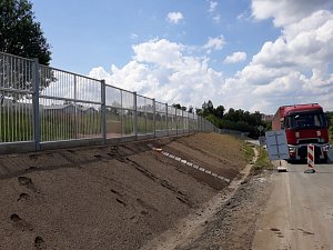 Protihluková stěna na severovýchodním obchvatu Havlíčkova Brodu je před dokončením. Foto: poskytlo ŘSD