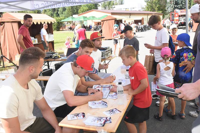 Autogramiáda předních českých hokejistů v Havlíčkově Brodě.