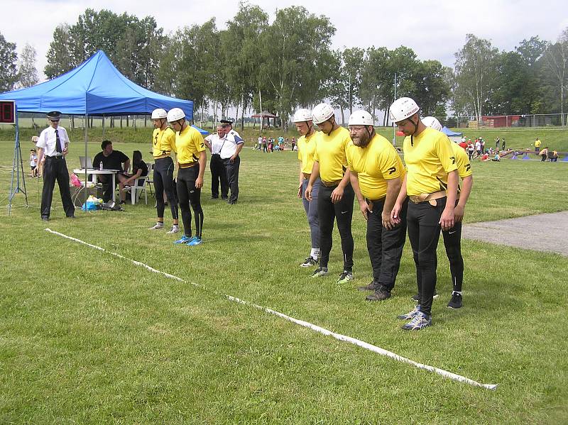 Celodenní soutěže v požárním sportu se v Brodě zúčastnily téměř dvě desítky družstev.