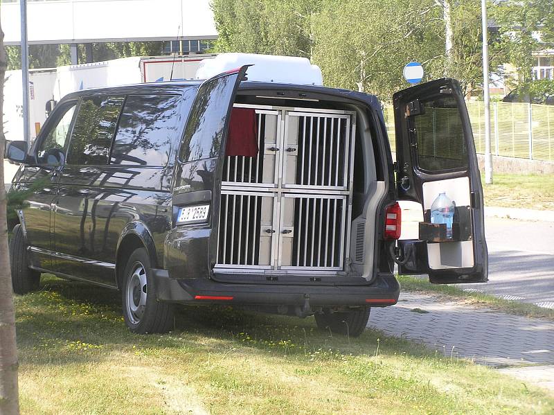 Do služby na festivalu jsou zařazeni policisté pořádkové, dopravní, cizinecké i kriminální policie Krajského ředitelství policie Kraje Vysočina včetně kynologů.