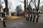 Rekonstrukce historické bitvy u Štoků se účastní minimálně stovka vojáků v dobových uniformách.