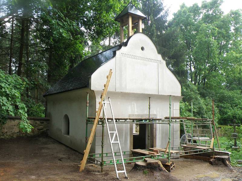 Kaple v Zahrádce byla opravena díky financím povodí Vltavy.