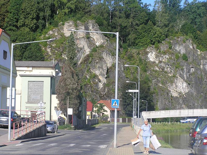 Šeptouchovský masiv je oblíbeným cílem turistů, ale městu Ledeč dělá poslední dobou vrásky na čele.