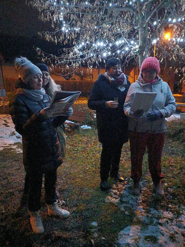 Česko zpívá koledy s Deníkem v Mírovce na Havlíčkobrodsku.