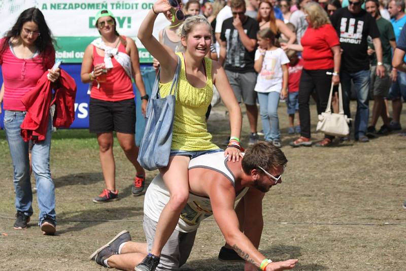 Šestnáctý ročník multižánrového hudebního festivalu Sázavafest.