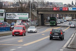 Nové vodorovné značení na silnici Lidická v Havlíčkově Brodě.
