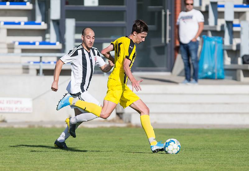 Fotbalové utkání krajského přeboru mezi FK Kovofiniš Ledeč nad Sázavou a TJ Sokol Bedřichov.