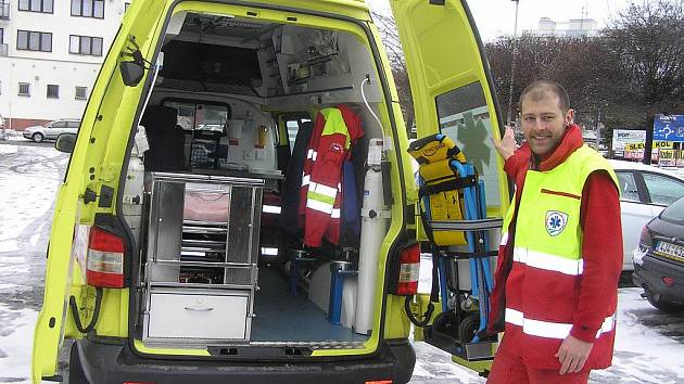 Špičkovou technikou disponují sanitky Zdravotnické záchranné služby kraje Vysočina. Jednu z nich si mohli účastníci konference ve Sluncii detailně prohlédnout.