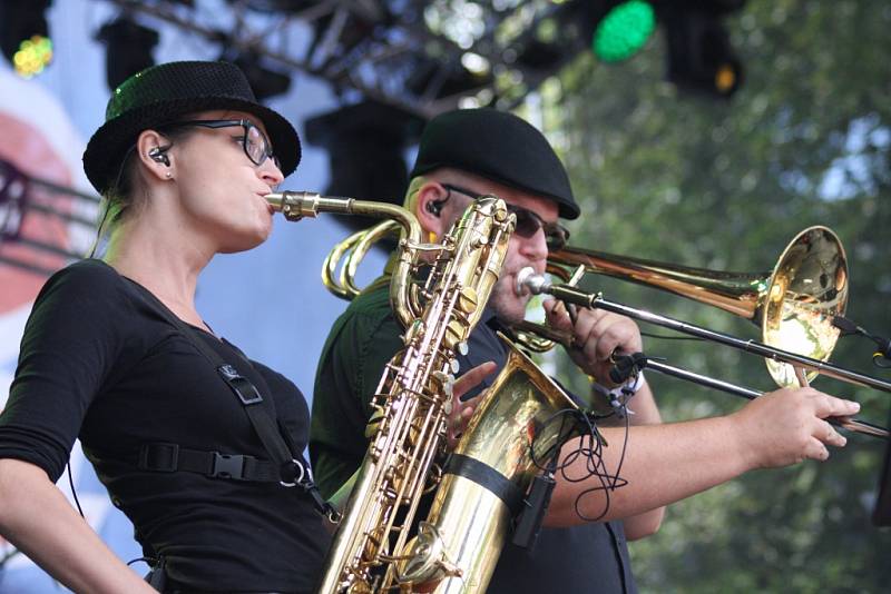 Šestnáctý ročník multižánrového hudebního festivalu Sázavafest.