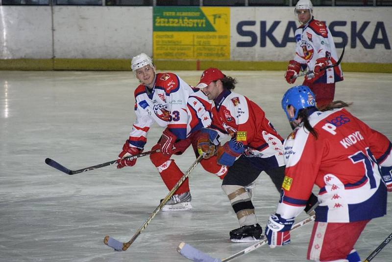 V pořadí už druhý duel fanoušků brodských hokejistů proti A-týmu HC Rebel přinesl tentokrát vítězství hokejistům. Ti měli ale se svými soupeři co dělat, protože je porazili až po samostatných nájezdech 11:10.