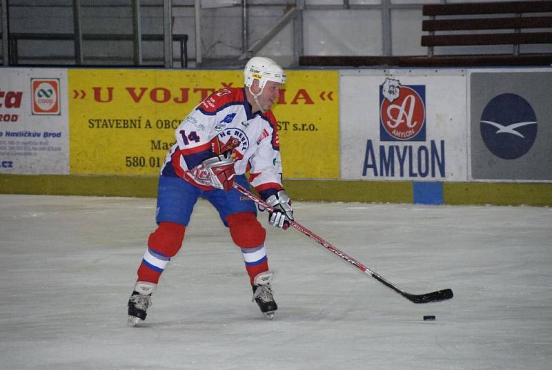 V pořadí už druhý duel fanoušků brodských hokejistů proti A-týmu HC Rebel přinesl tentokrát vítězství hokejistům. Ti měli ale se svými soupeři co dělat, protože je porazili až po samostatných nájezdech 11:10.