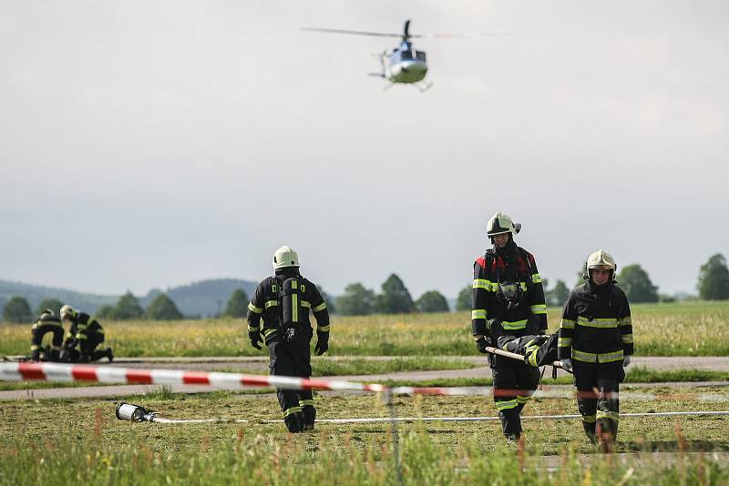 Na Havlíčkobrodském letišti se ve středu v dopoledních hodinách konalo cvičení postupů záchranných akcí po pádu dopravního letadla.