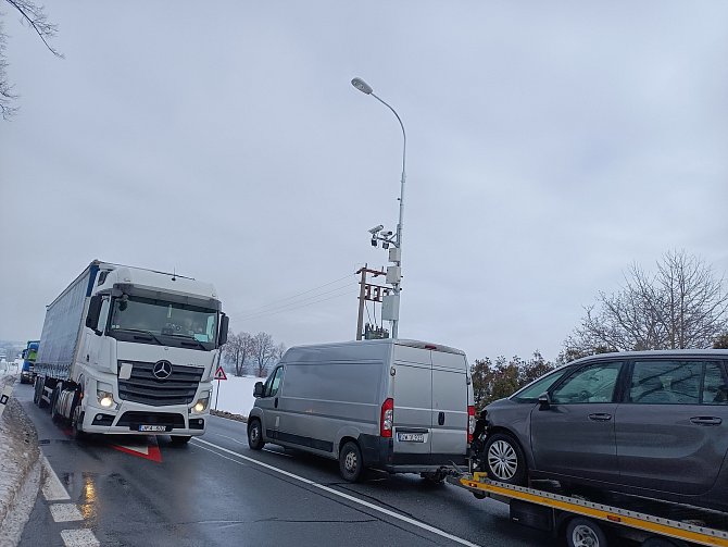 Nový silniční radar u Šmolov.