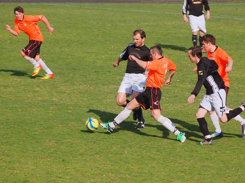 Potvrdit kvalitu se podařilo fotbalistům Ledče, kteří se neomylně ženou do I. A třídy, vyhráli v Budíkově 3:1. 