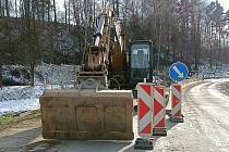 Začátek stavebních prací na mostě přes Sázavu u Přibyslavi.