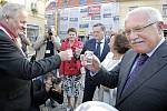 Prezident Václav Klaus zahájil návštěvu Vysočiny v Ledči nad Sázavou.