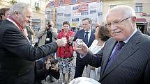 Prezident Václav Klaus zahájil návštěvu Vysočiny v Ledči nad Sázavou.