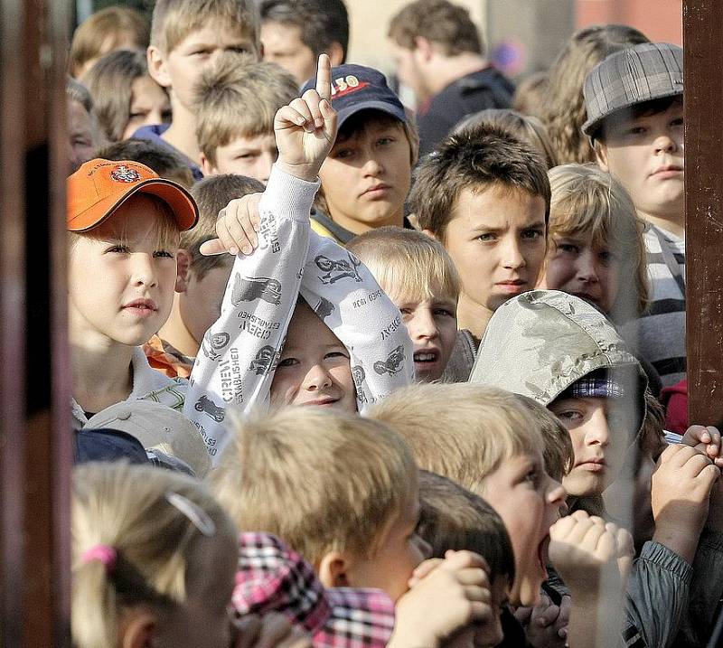 Prezident Václav Klaus zahájil návštěvu Vysočiny v Ledči nad Sázavou.