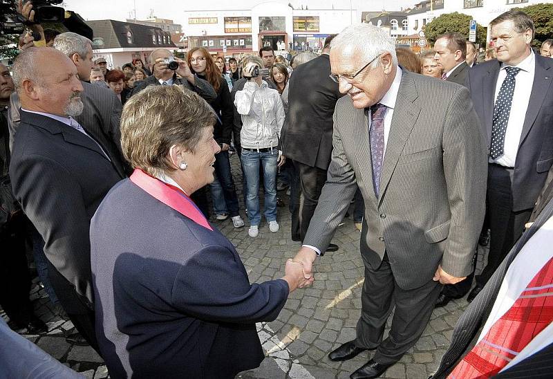 Druhou zastávkou prezidentského páru bylo město Světlá nad Sázavou.