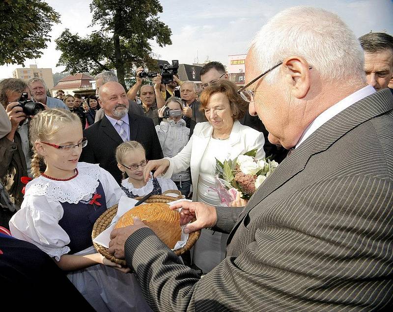 Druhou zastávkou prezidentského páru bylo město Světlá nad Sázavou.