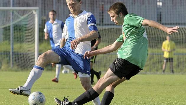 Sedm gólů nastřílel polenský trenér Tomáš Kaplan (vlevo) v dresu futsalového týmu Hesova v zápasech osmého a devátého kola divizní soutěže, a výraznou měrou se tak podílel na dvou vítězstvích proti  Stojicím a Hesporu Hradec Králové. 