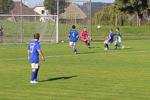 Utkání 1. A třídy mezi TJ Sokol Lípa a A.F.C. Humpolec B rozhodl hattrickem domácí útočník David Toman (na snímku z utkání proti Třešti v zeleném s číslem 10).