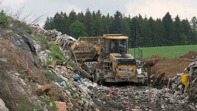 Bude větší. Současná skládka ve Světlé už nestačí. Radnice se proto rozhodla koupit pozemky patřící rodině Morawetzových a rozšířit tak plochu.